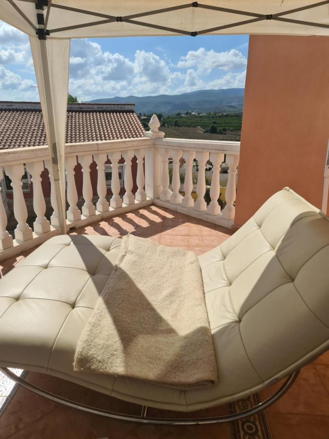 Chateau Angelique Guest House Valencia Exterior photo