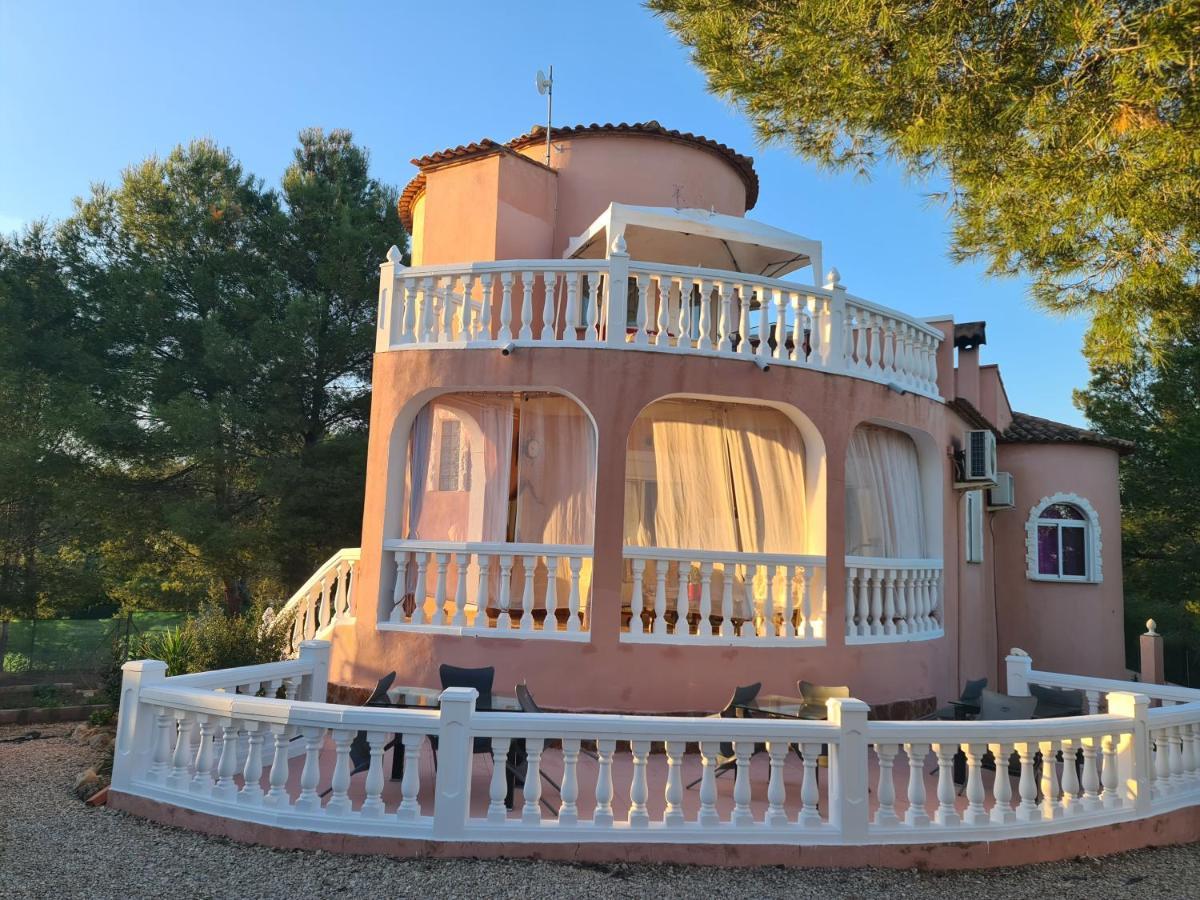 Chateau Angelique Guest House Valencia Exterior photo